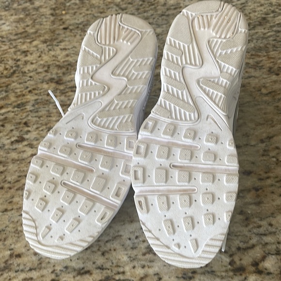 Nike Air Max shoes! Wear only two times! Looks like new! - Picture 2 of 4